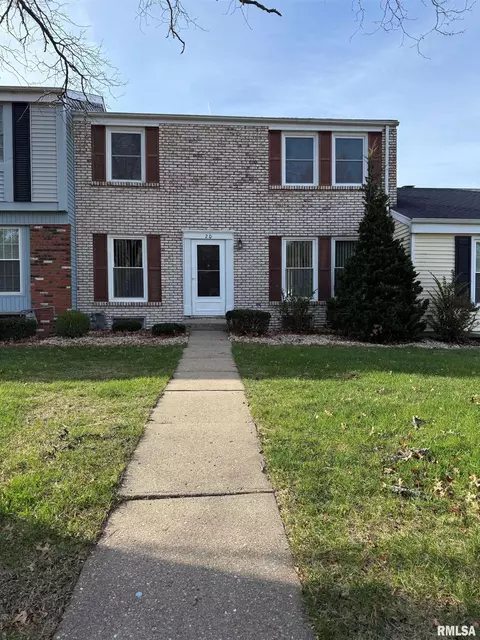 20 S Yorktown Rd, Macomb, IL 61455