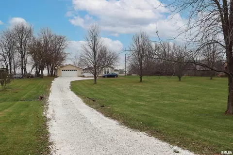 8920 S Coats Rd, Glasford, IL 61533