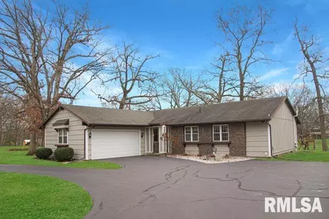 216 E Swords Dr, Edelstein, IL 61526