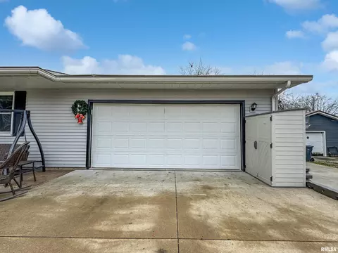 112 E Pine St, Metamora, IL 61548 photo 44