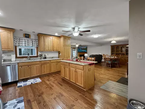 112 E Pine St, Metamora, IL 61548 photo 11