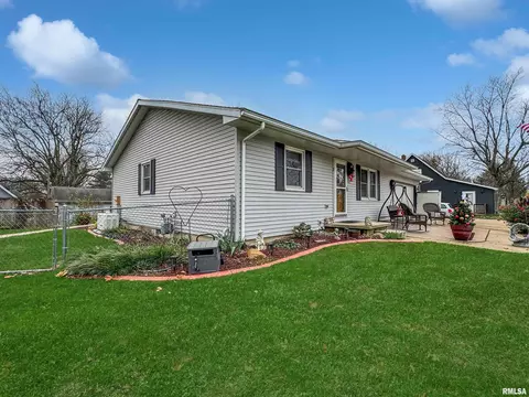 112 E Pine St, Metamora, IL 61548 photo 2