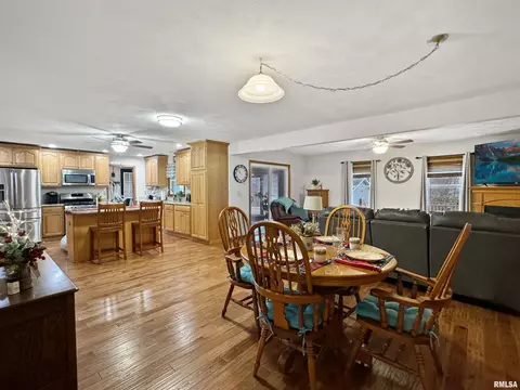 112 E Pine St, Metamora, IL 61548 photo 15
