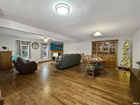 112 E Pine St, Metamora, IL 61548 photo 7