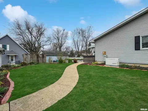 112 E Pine St, Metamora, IL 61548 photo 41
