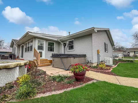 112 E Pine St, Metamora, IL 61548 photo 42