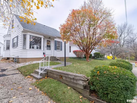 1422 W Maywood Ave, Peoria, IL 61604