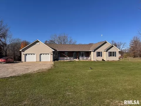 29468 N Indian Trail Rd, Canton, IL 61520