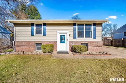 1342 Georgeanne Dr, Pekin, IL 61554