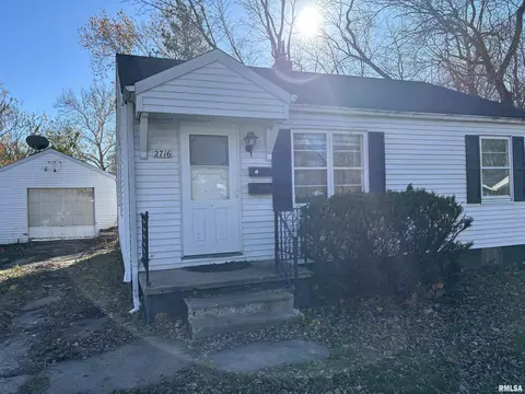 2716 Humboldt St, Peoria, IL 61605