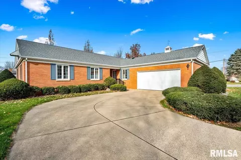 601 S West St, Tremont, IL 61568