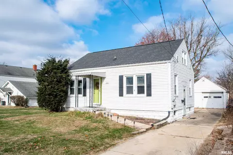 1011 E Moneta Ave, Peoria Heights, IL 61616