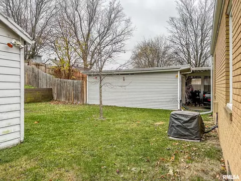 910 E Willcox Ave, Peoria, IL 61603 photo 29