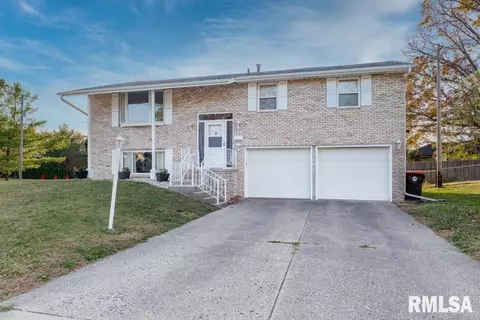 4607 Montello Dr, Peoria, IL 61614