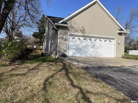 Exterior - 397 Mcgrew Dr, Avon, IL 61415 photo 10 of 13