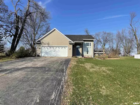 397 Mcgrew Dr, Avon, IL 61415