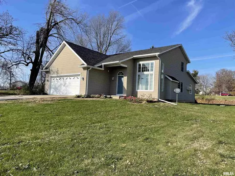 Exterior - 397 Mcgrew Dr, Avon, IL 61415 photo 2 of 13