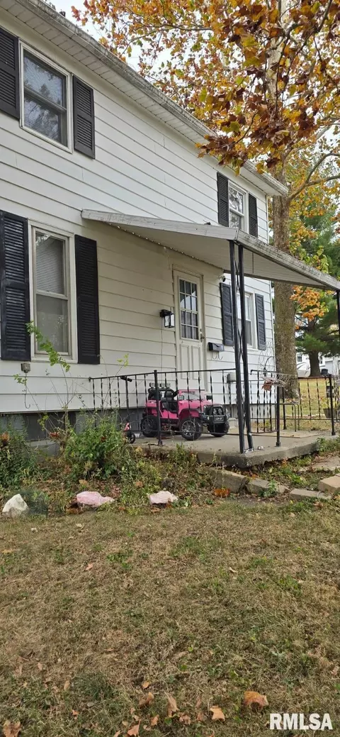 Exterior - 500 E Bancroft St, West Point, IL 62380 photo 2 of 5