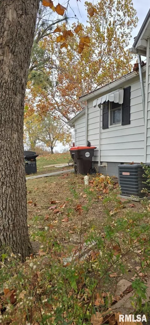 Exterior - 500 E Bancroft St, West Point, IL 62380 photo 5 of 5