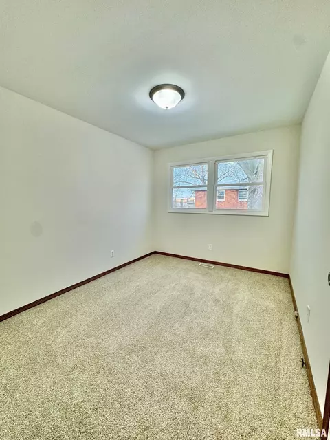 1028 Normal St, Henry, IL 61537 photo 14