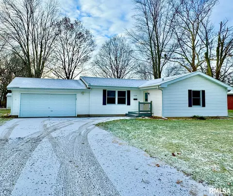 1028 Normal St, Henry, IL 61537