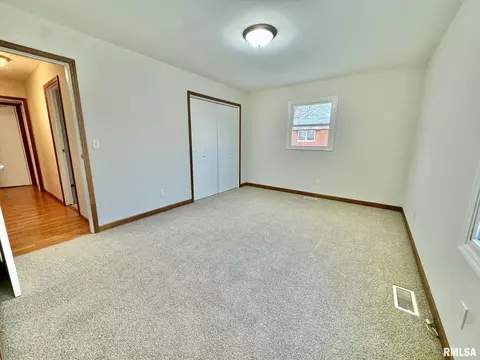 1028 Normal St, Henry, IL 61537 photo 9