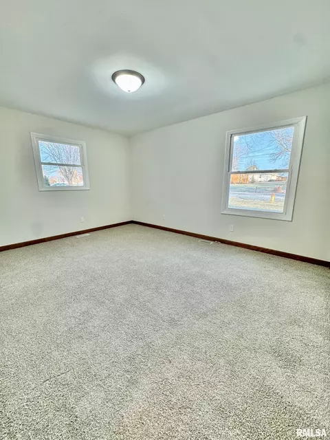1028 Normal St, Henry, IL 61537 photo 10