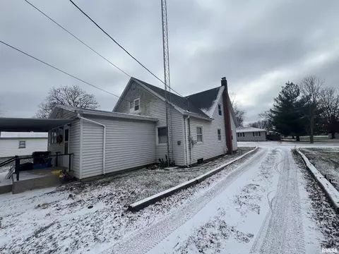 654 E Harrison St, Cuba, IL 61427 photo 4