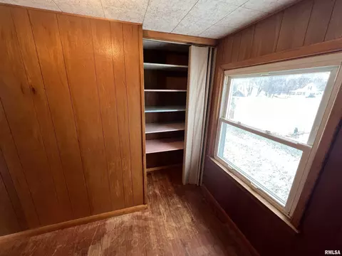 654 E Harrison St, Cuba, IL 61427 photo 10
