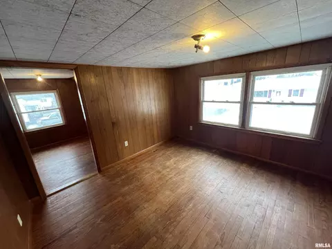 654 E Harrison St, Cuba, IL 61427 photo 18