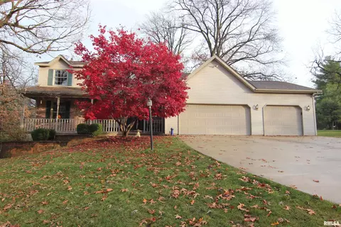 1232 N Oak Cir, East Peoria, IL 61611