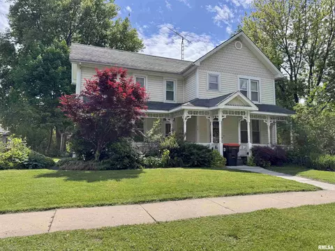 250 E Gridley St, Bushnell, IL 61422