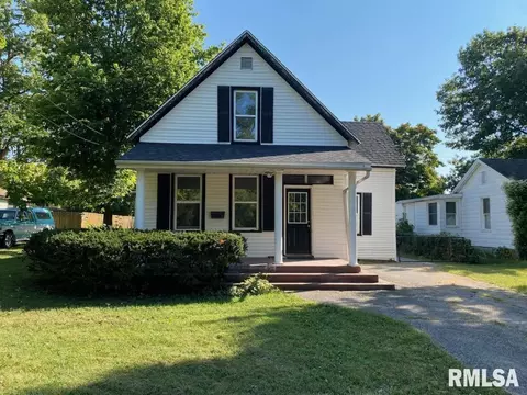 1014 Ann Eliza St, Pekin, IL 61554