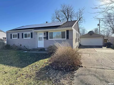 206 Radisson Rd, Marquette Heights, IL 61554
