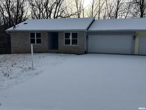 5210 W Vale Ct, Peoria, IL 61607