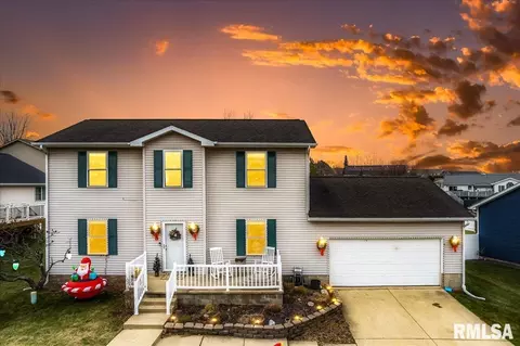 312 Independence Dr, East Peoria, IL 61611