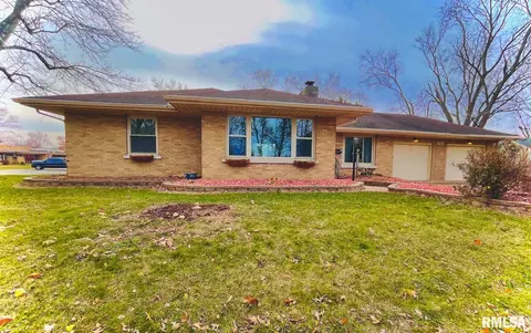 1202 Matilda St, Pekin, IL 61554