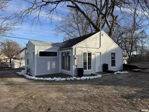 1604 S Griswold St, Peoria, IL 61605