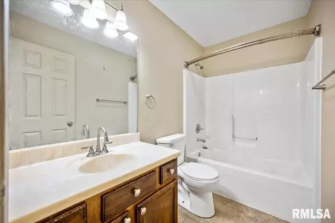 610 Embert Pl, Peoria, IL 61603 photo 13