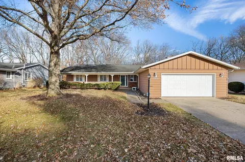 2929 W Wardcliffe Dr, Peoria, IL 61604