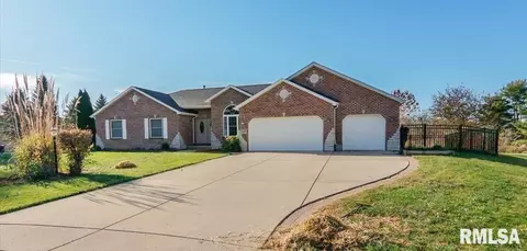 110 Thomas Ct, Washington, IL 61571