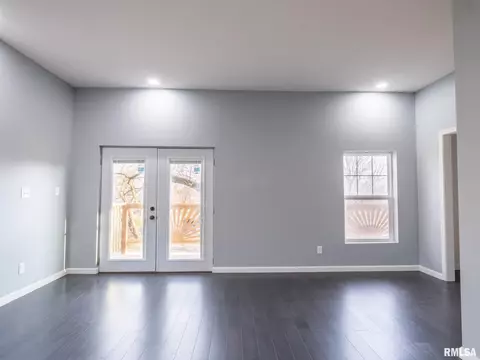 Living - 8518 W 1st St, Mapleton, IL 61547 photo 3 of 12