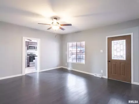 Living - 8518 W 1st St, Mapleton, IL 61547 photo 7 of 12