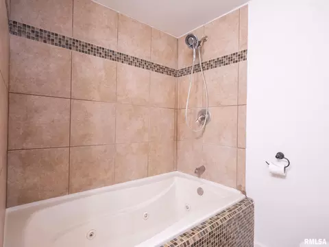 Bath - 8518 W 1st St, Mapleton, IL 61547 photo 7 of 7