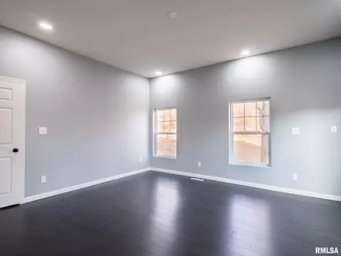 Living - 8518 W 1st St, Mapleton, IL 61547 photo 6 of 12