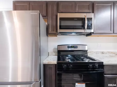 Kitchen - 8518 W 1st St, Mapleton, IL 61547 photo 5 of 8