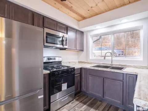 Kitchen - 8518 W 1st St, Mapleton, IL 61547 photo 1 of 8