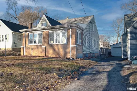 1119 W Thrush Ave, Peoria, IL 61604