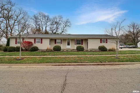 400-402 Niles St, Metamora, IL 61548