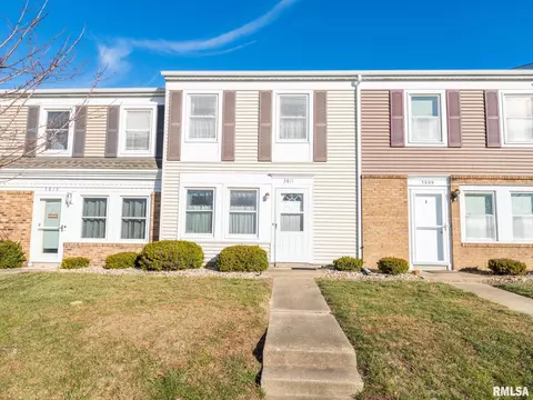 3811 W Palmyra Ct, Peoria, IL 61604